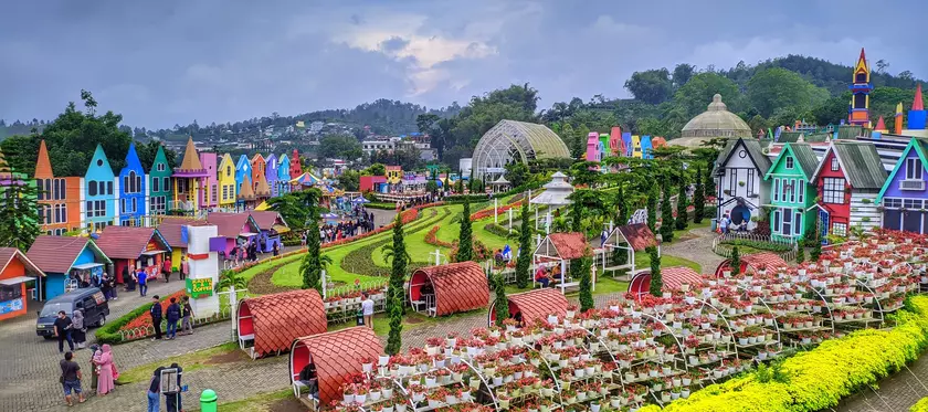 Flora Wisata Santerra de Laponte - taman bunga wisata Malang Batu