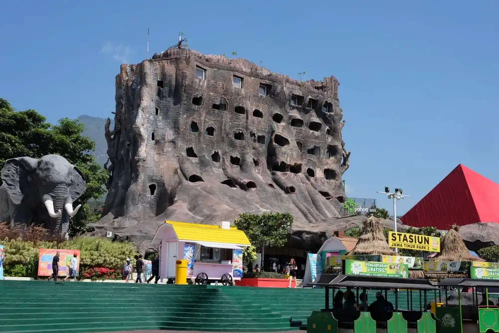 Jatim Park 2 Batu Secret Zoo paket wisata Malang Batu