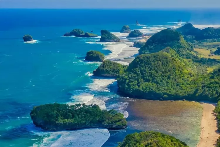 Paket Wisata Pantai Malang 1 Hari - pantai eksotis Malang Selatan