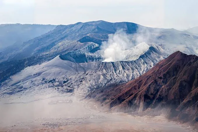 Pemandangan Kawah Bromo sebagai kawasan yang dilindungi