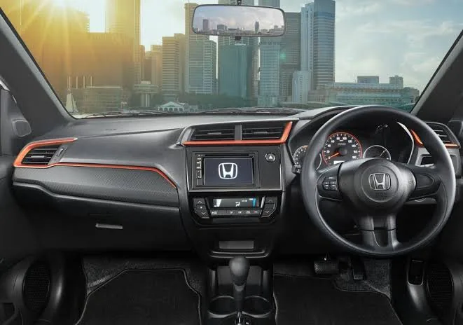 cek mesin dashboard dan fungsi dasar mobil rental
