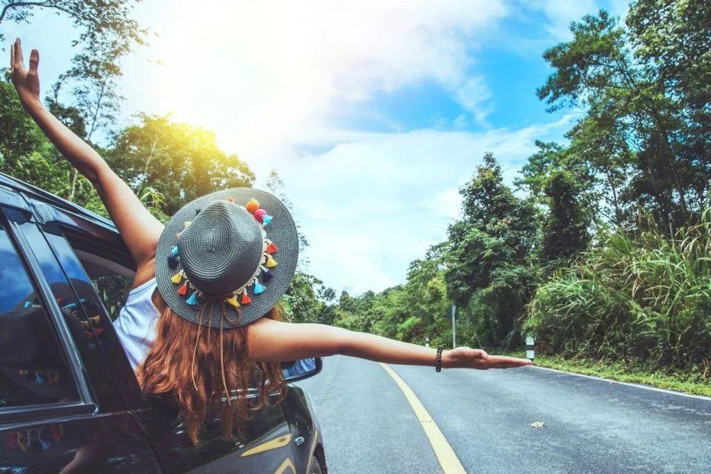roadtrip malang perjalanan santai tanpa itinerary dengan suasana jalan wisata yang nyaman