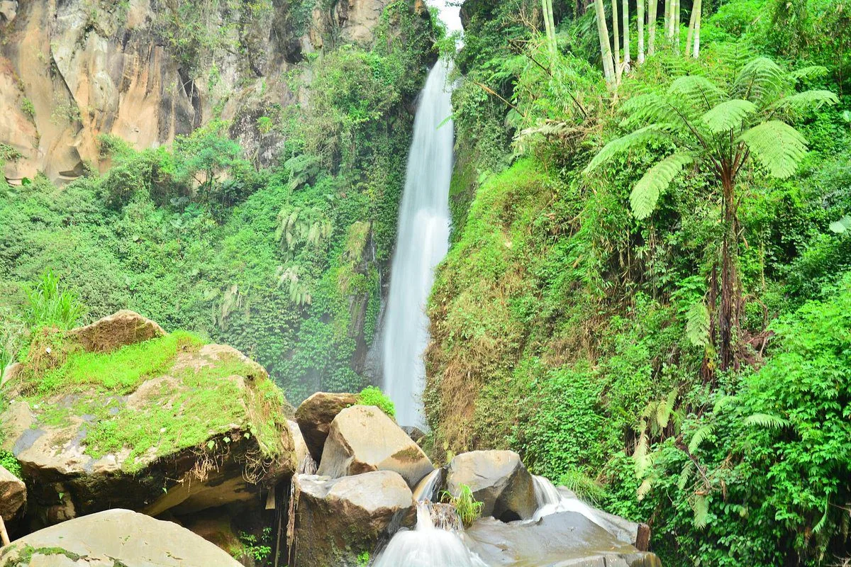 coban talun termasuk destinasi wisata malang untuk perjalanan santai