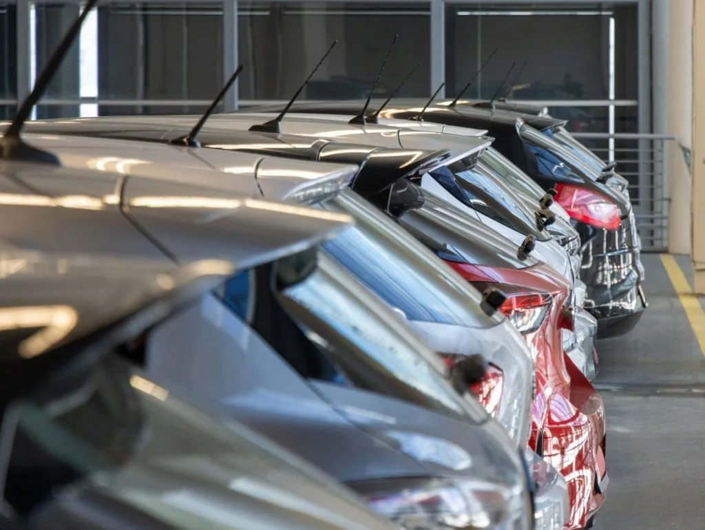 Memilih Rental Mobil