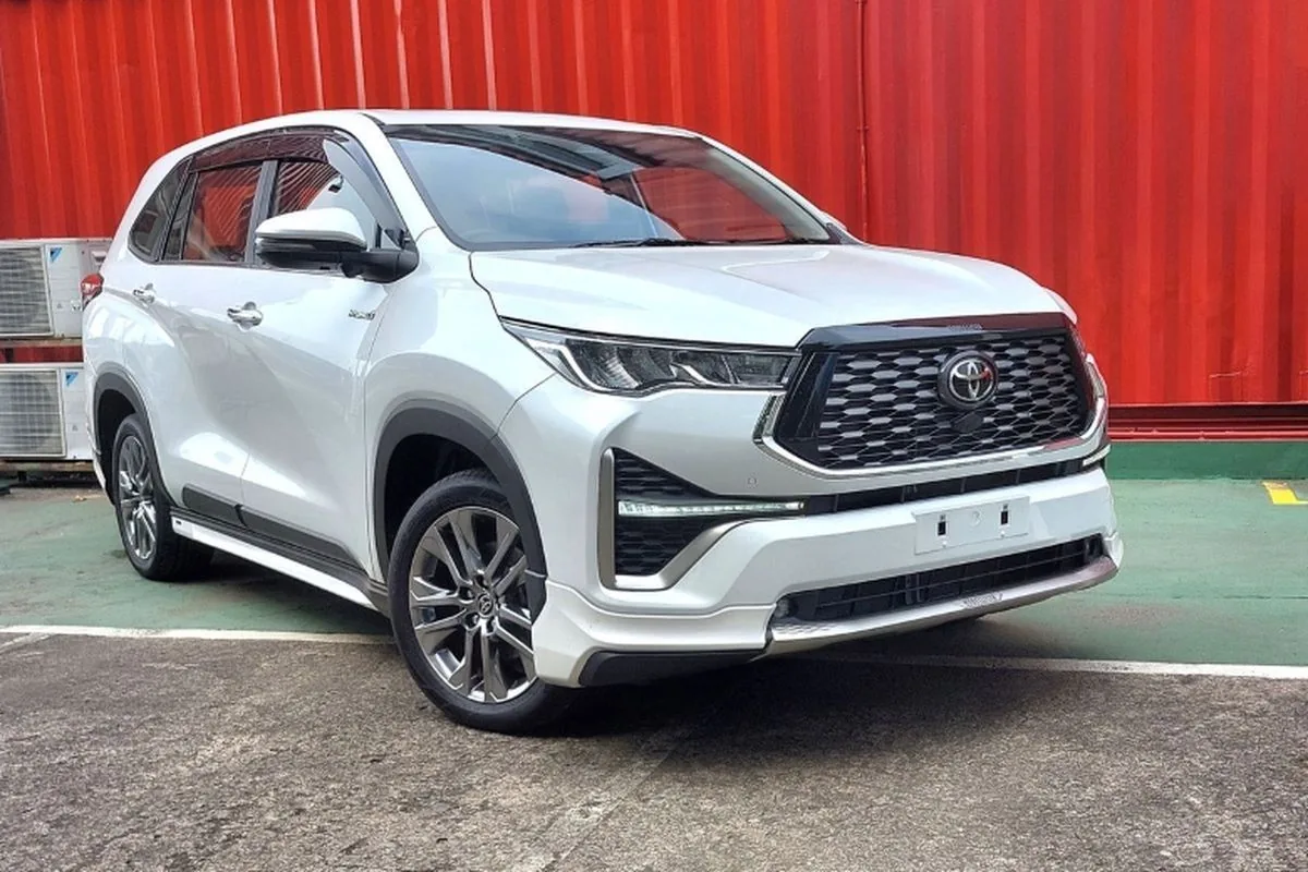 sewa Innova Zenix